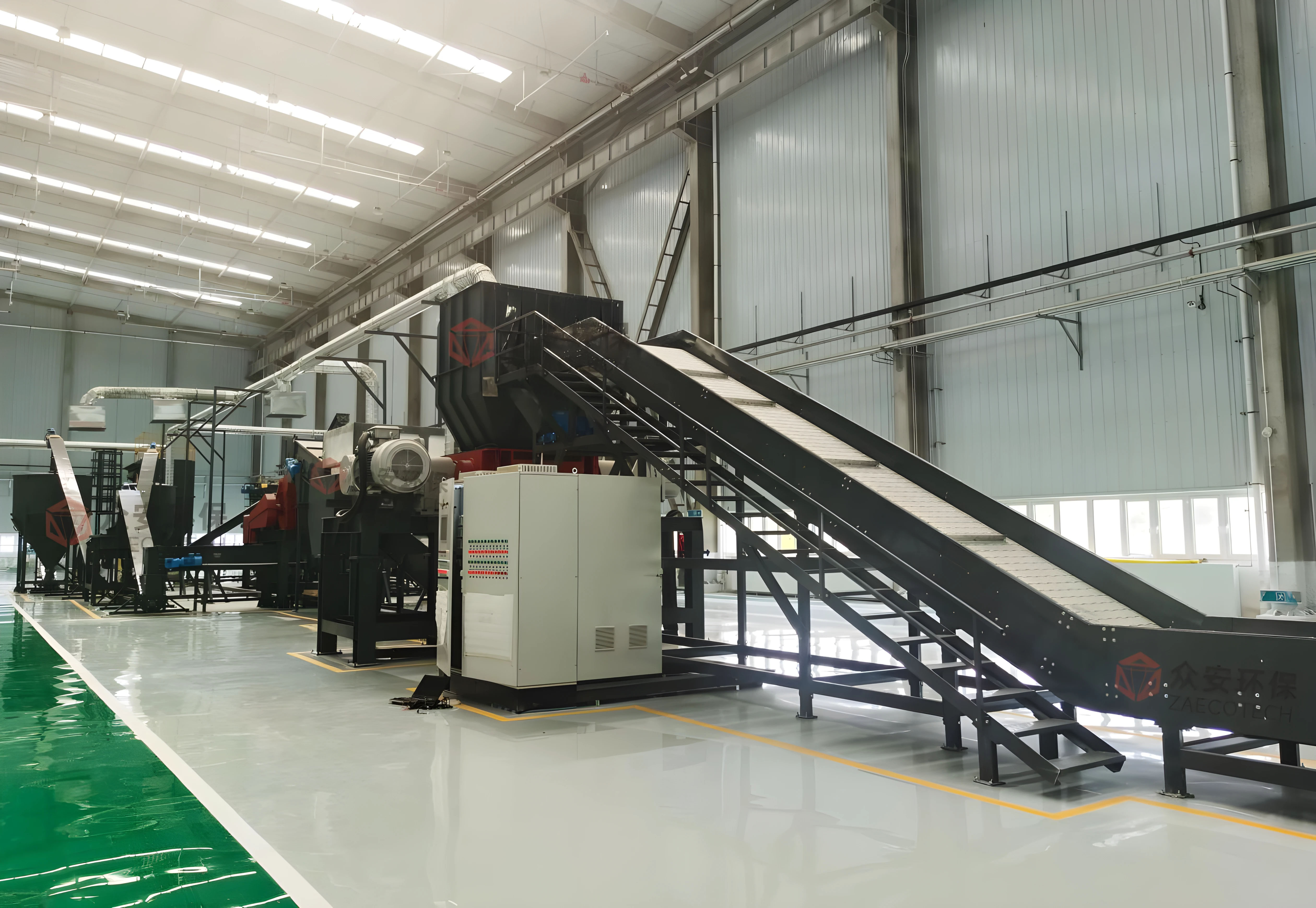 張家口風(fēng)電葉片破碎現(xiàn)場.jpg